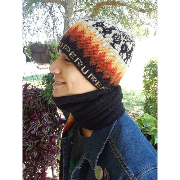 Peruvian Hat (Chullo) and Scarf One Piece Alpaca and Sheep Wool - Picture 1 of 7